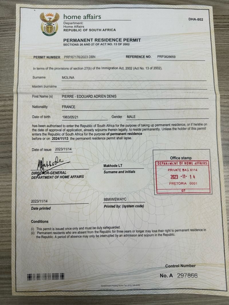 Permanent Residence Document PRD - PassportIDZone Permanent Residence Document EU/EEA replica card front, Permanent Residence Document EU/EEA replica card back, Realistic EU/EEA PRD card hologram detail