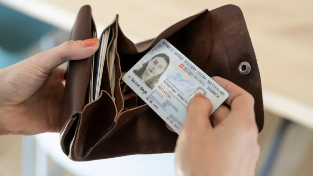 New Swiss ID Card 2026 - Biometric Identity Document with Window Lock.